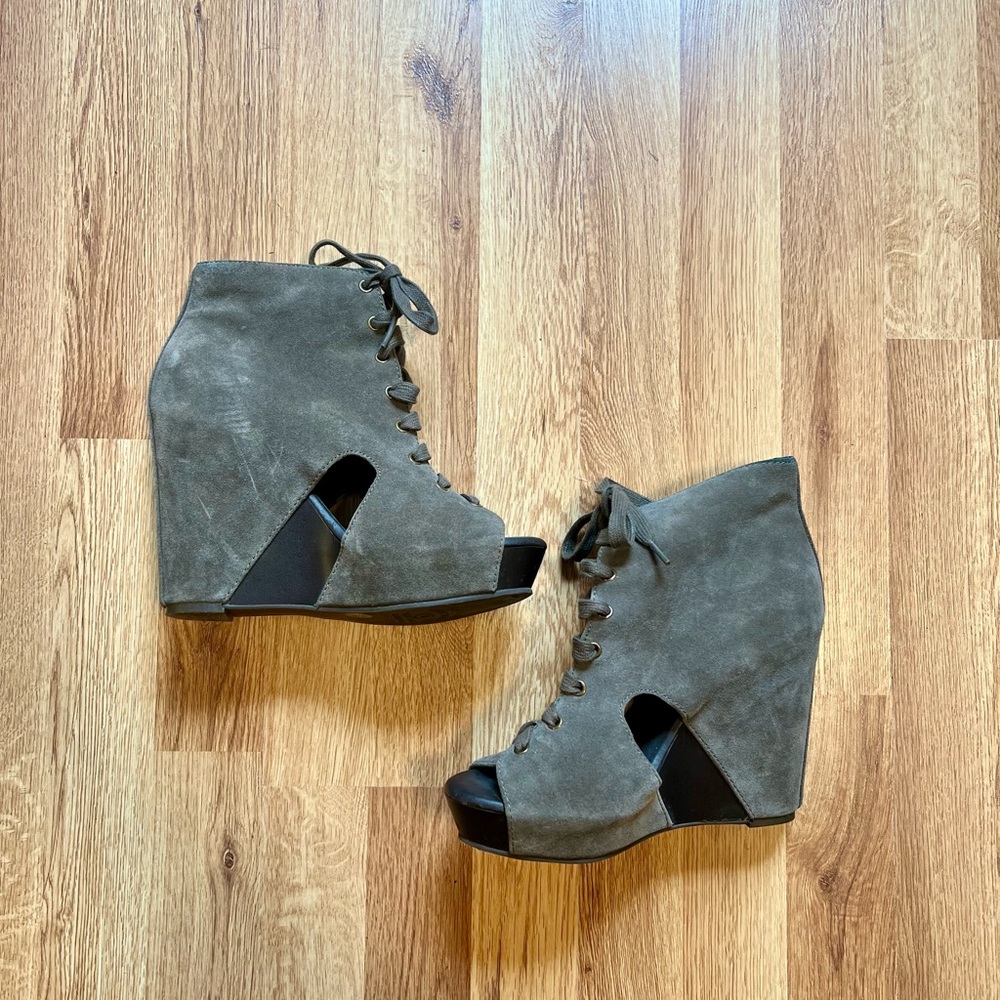 Lucky Brand Lace Up Platforms
